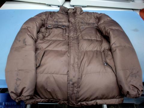 ダウンジャケットのしみ抜き（料金7,000円※クリーニング込み）『全体に